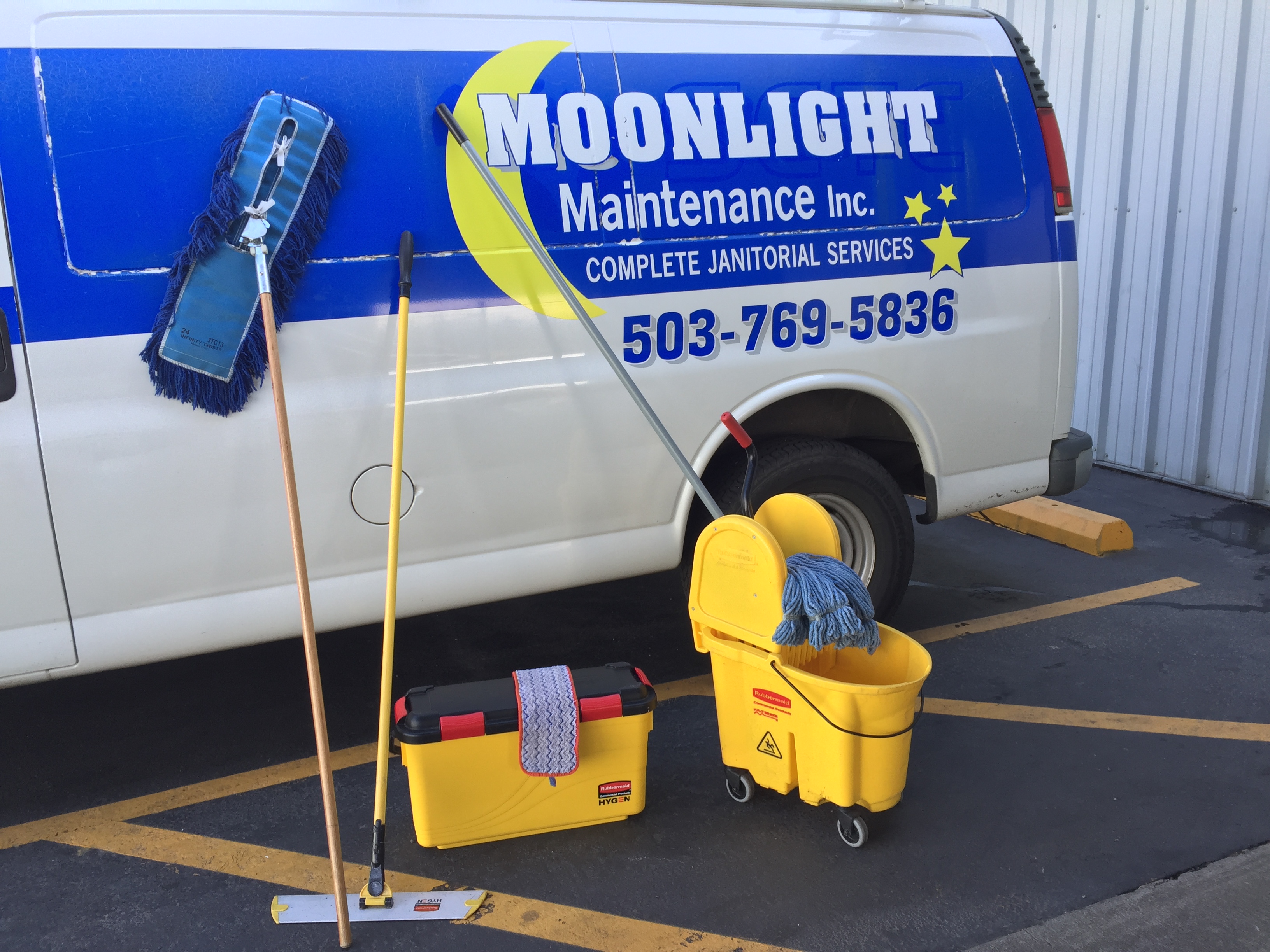 moonlight maintenance,janitorial service,commercial cleaning,residential cleaning